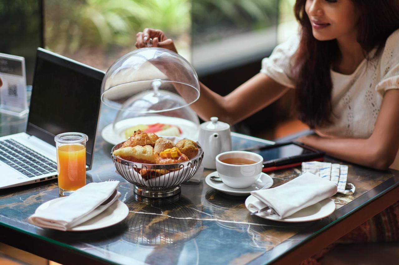 Hyatt Regency Gurgaon Hotel Екстериор снимка