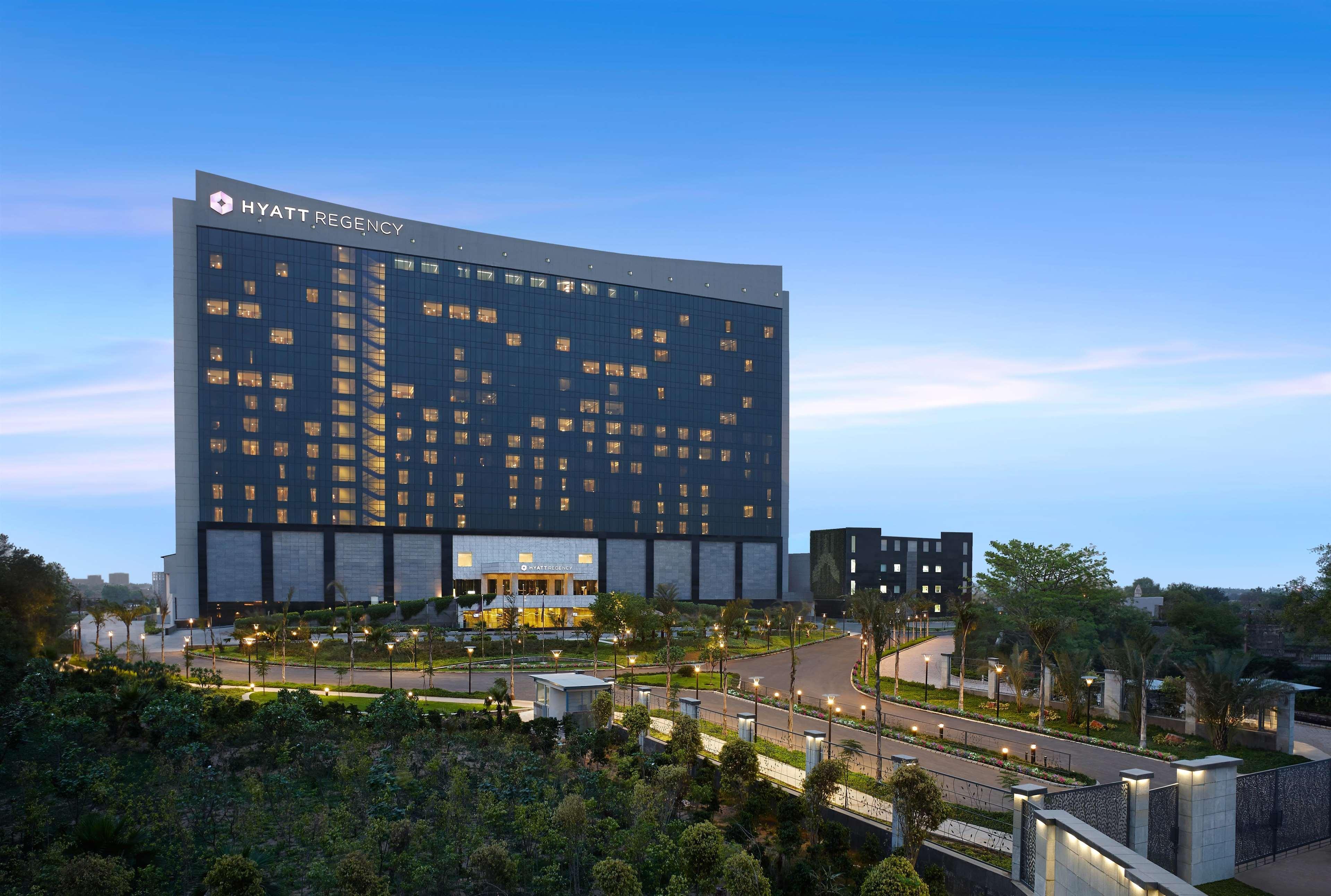 Hyatt Regency Gurgaon Hotel Екстериор снимка
