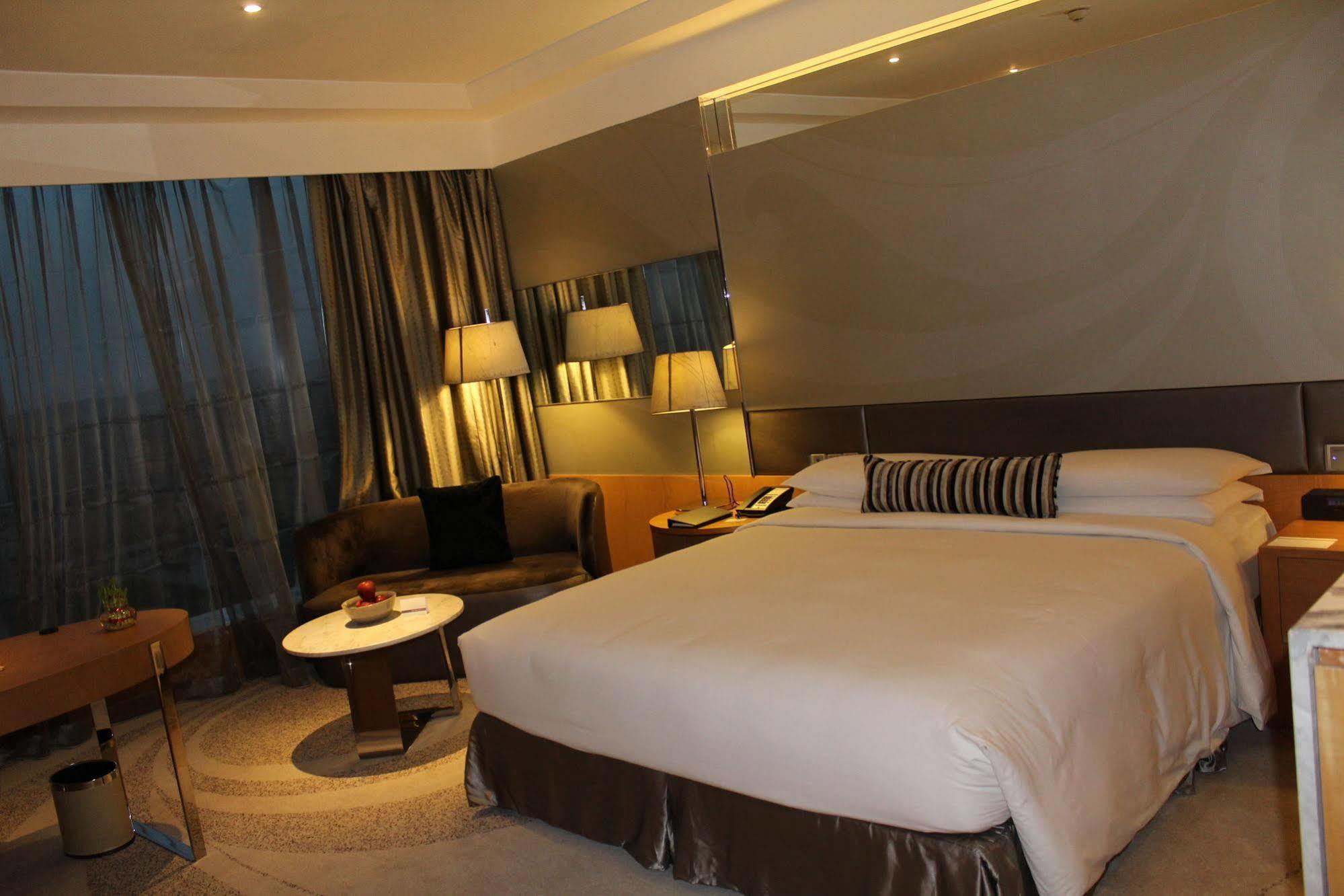 Hyatt Regency Gurgaon Hotel Екстериор снимка